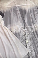 Gown, Camiset,